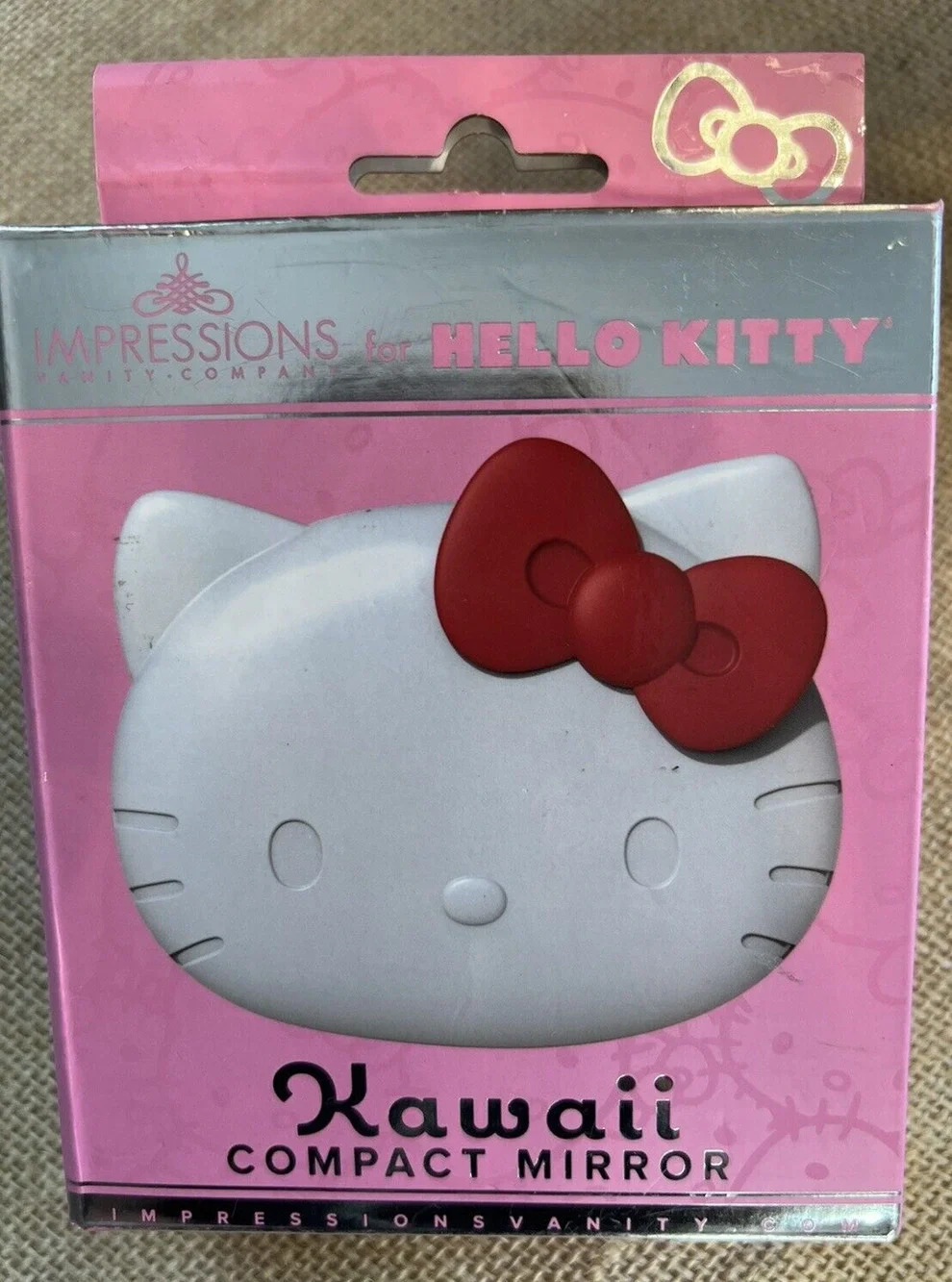 New Sanrio HELLO KITTY Kawaii LED Compact Vanity Mirror Face Red Bow